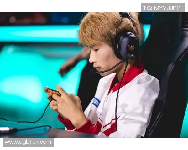 V5战队崛起之路：从青涩新秀到冠军荣耀的成长历程