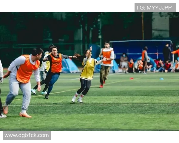 成都飞盘队引领热潮探索飞盘运动的节奏与变革之路